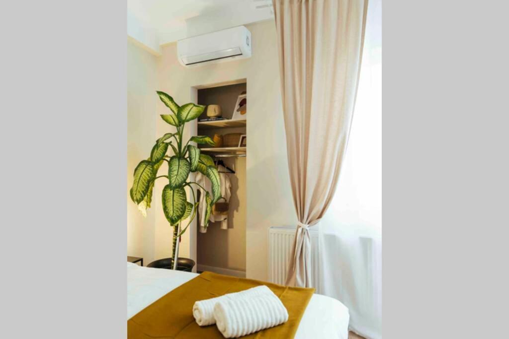 Stunning Views - Top Location - Netflix + Balcony Bukarest Eksteriør billede