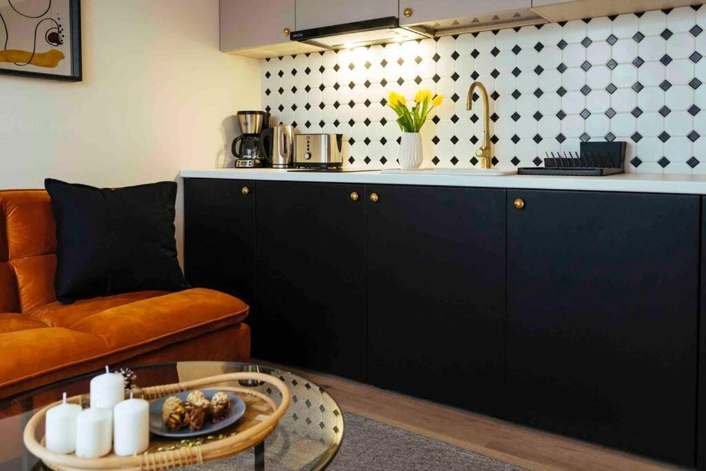 Stunning Views - Top Location - Netflix + Balcony Bukarest Eksteriør billede
